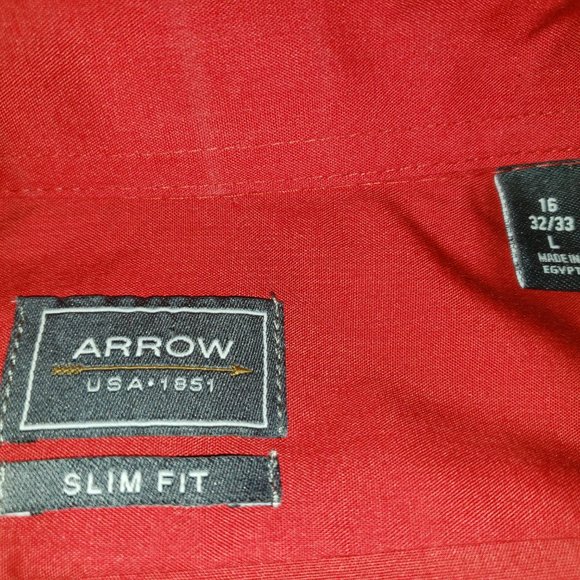 Arrow Button Up - Picture 3 of 3